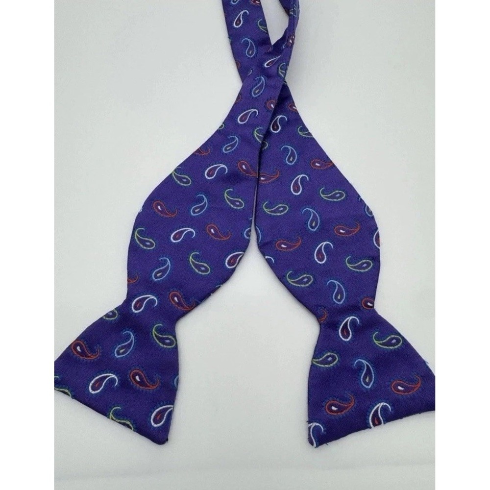 Carrot & Gibbs 100% Silk Bow Tie Purple Paisley Hand Made USA Adjustable Vintage